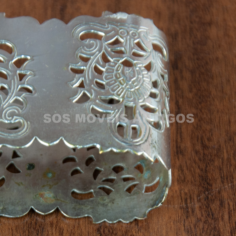 02 PORTA GUARDANAPO EM PRATA DE LEI – SOSMOVEISANTIGOS – ANTIQUARIO SP (21)