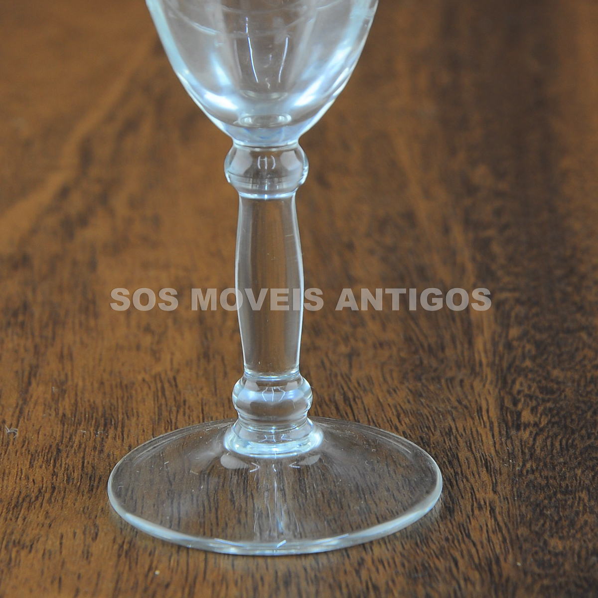 06 TAÇAS EM FINO CRISTAL FRANCES – SAINT LOUIS – SOSMOVEISANTIGOS – ANTIQUARIO SP (1)