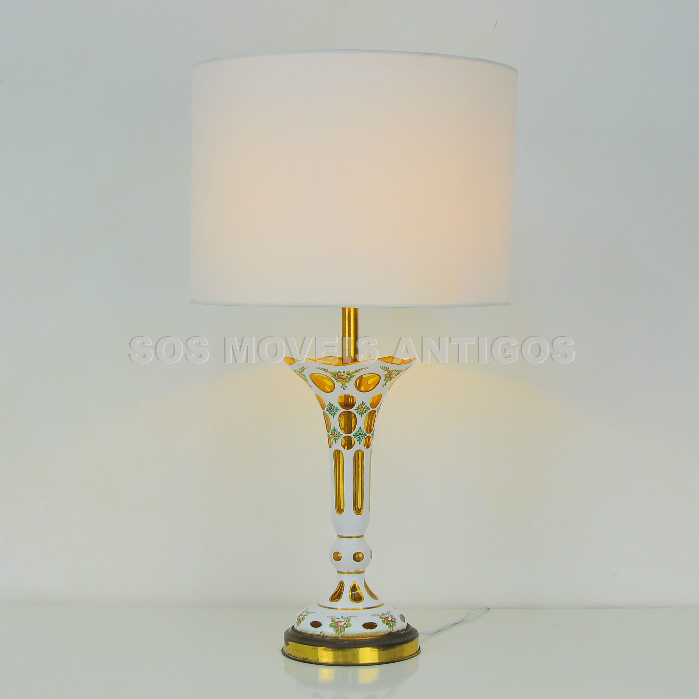 ABAJUR EM CRISTAL OVERLAY – SOSMOVEISANTIGOS – ANTIQUARIO SP