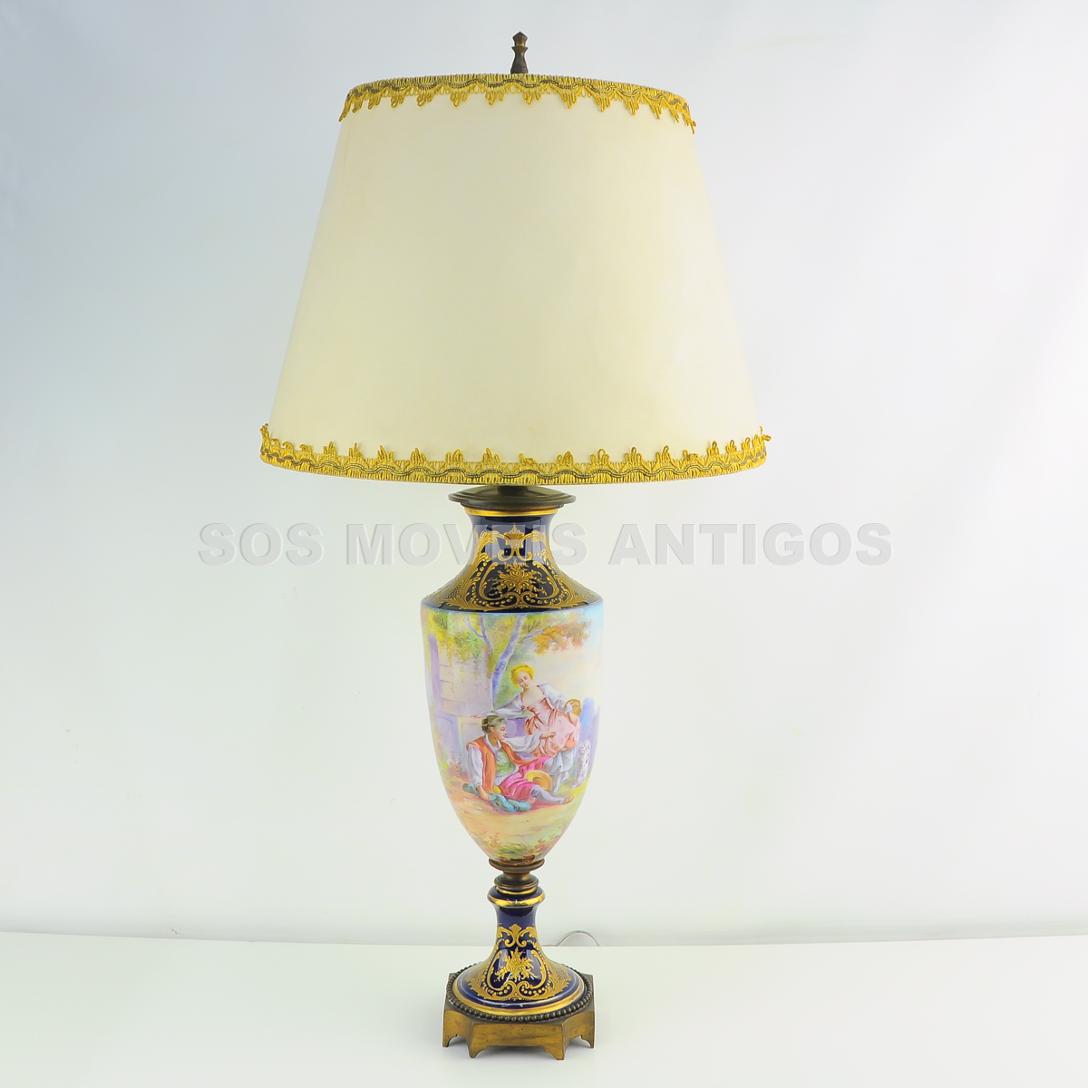 ABAJUR EM PORCELANA DE SÈVRES – SOSMOVEISANTIGOS – ANTIQUARIO SP (3)