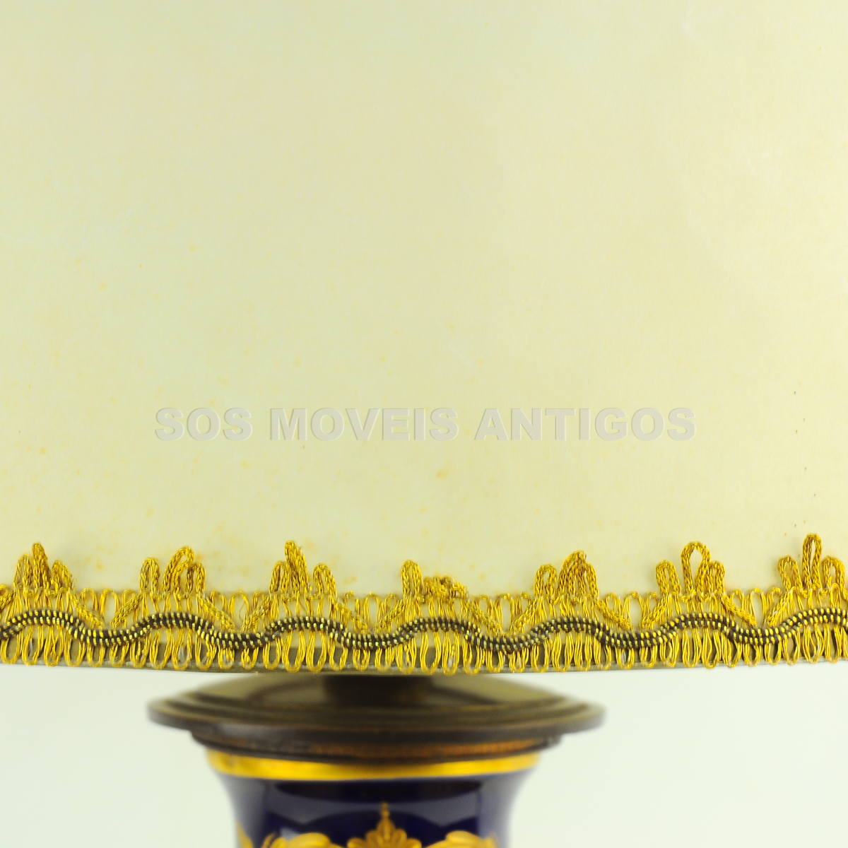 ABAJUR EM PORCELANA DE SÈVRES – SOSMOVEISANTIGOS – ANTIQUARIO SP (5)
