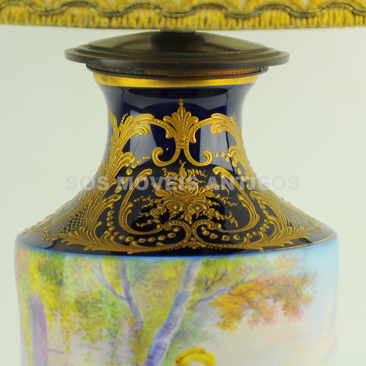 ABAJUR EM PORCELANA DE SÈVRES – SOSMOVEISANTIGOS – ANTIQUARIO SP (7)