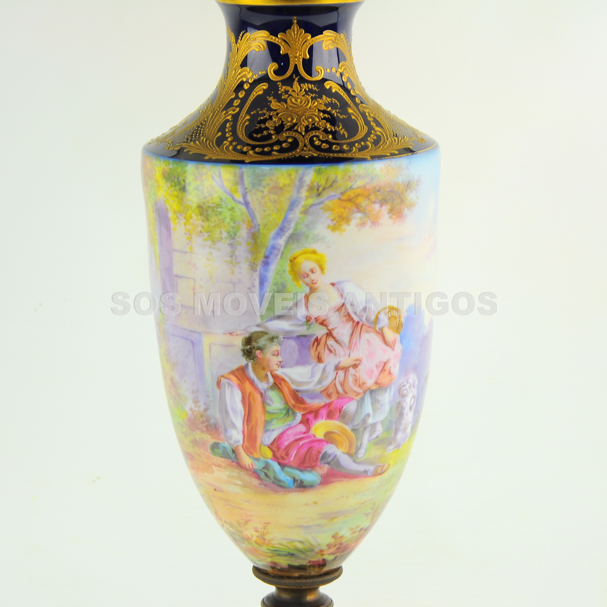ABAJUR EM PORCELANA DE SÈVRES – SOSMOVEISANTIGOS – ANTIQUARIO SP (8)