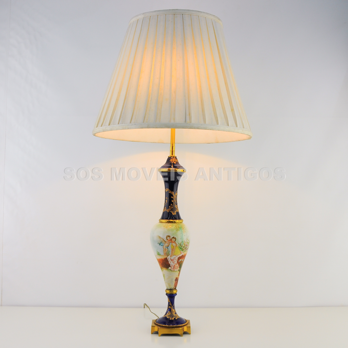 Abajur em porcelana de Sèvres – sosmoveisantigos – antiquario sp (1)