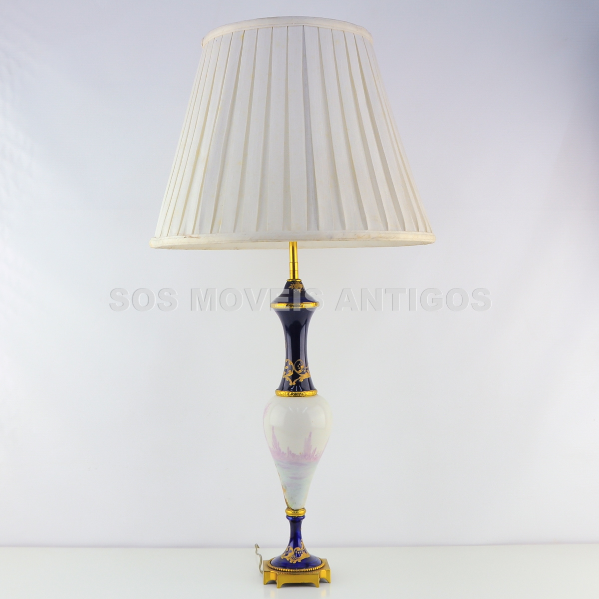 Abajur em porcelana de Sèvres – sosmoveisantigos – antiquario sp (10)