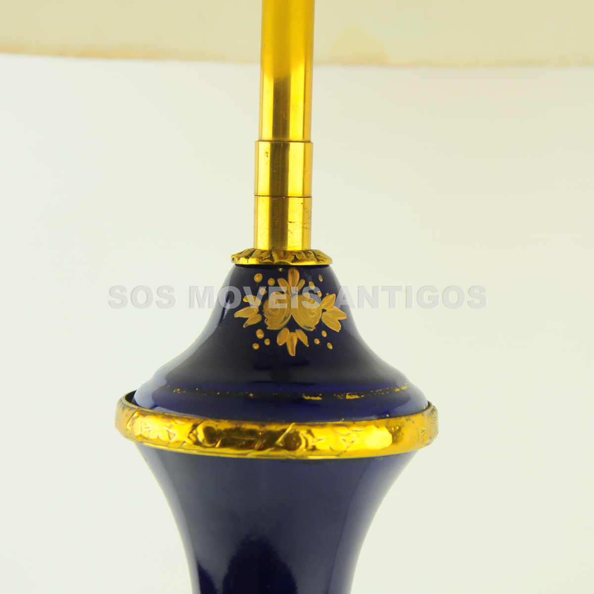 Abajur em porcelana de Sèvres – sosmoveisantigos – antiquario sp (6)