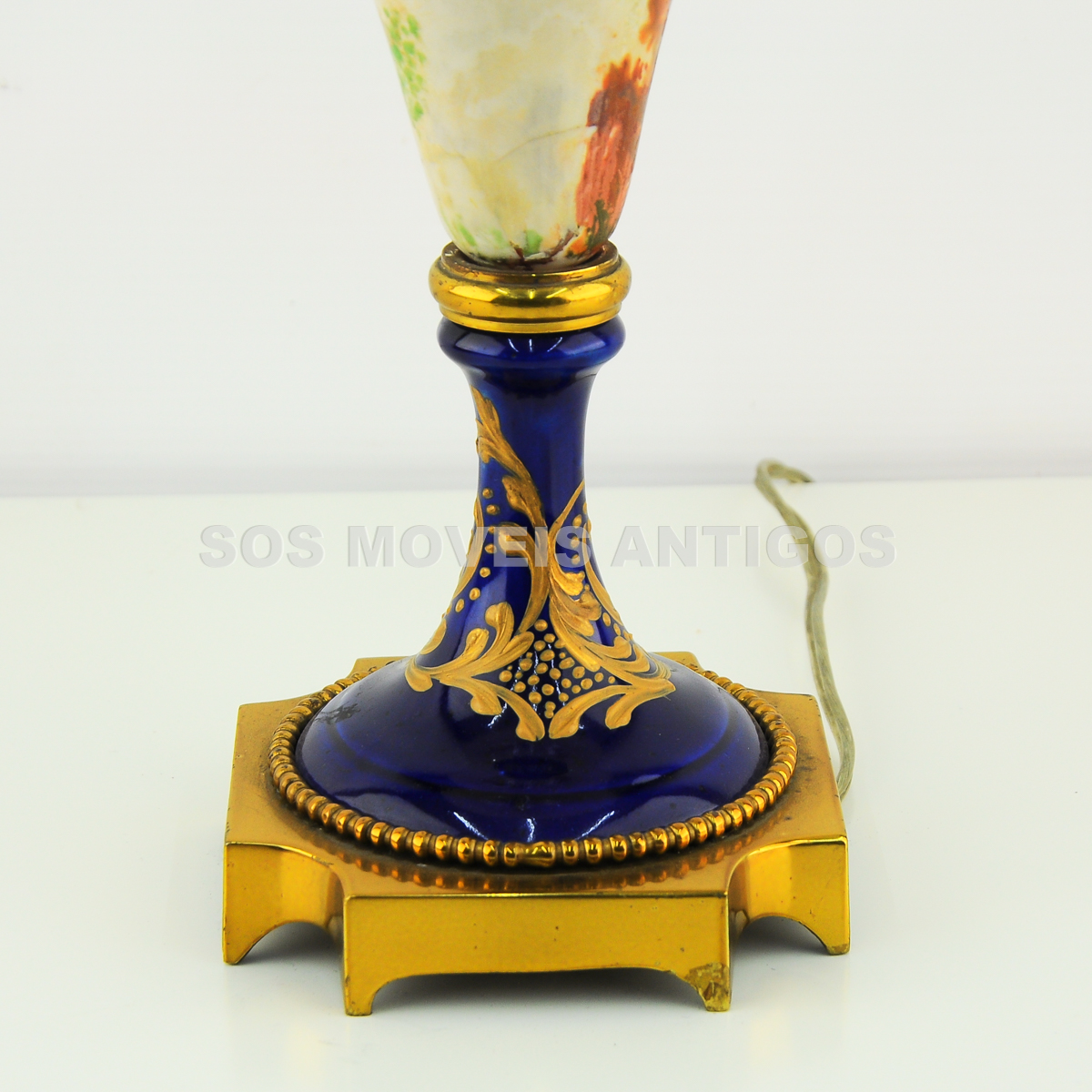 Abajur em porcelana de Sèvres – sosmoveisantigos – antiquario sp (8)