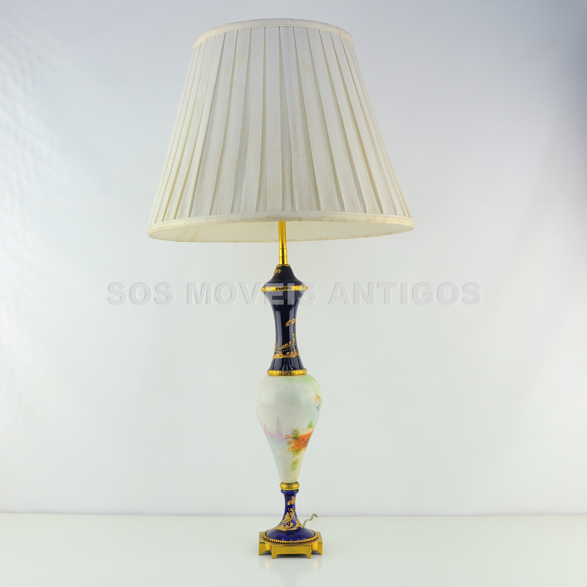 Abajur em porcelana de Sèvres – sosmoveisantigos – antiquario sp (9)