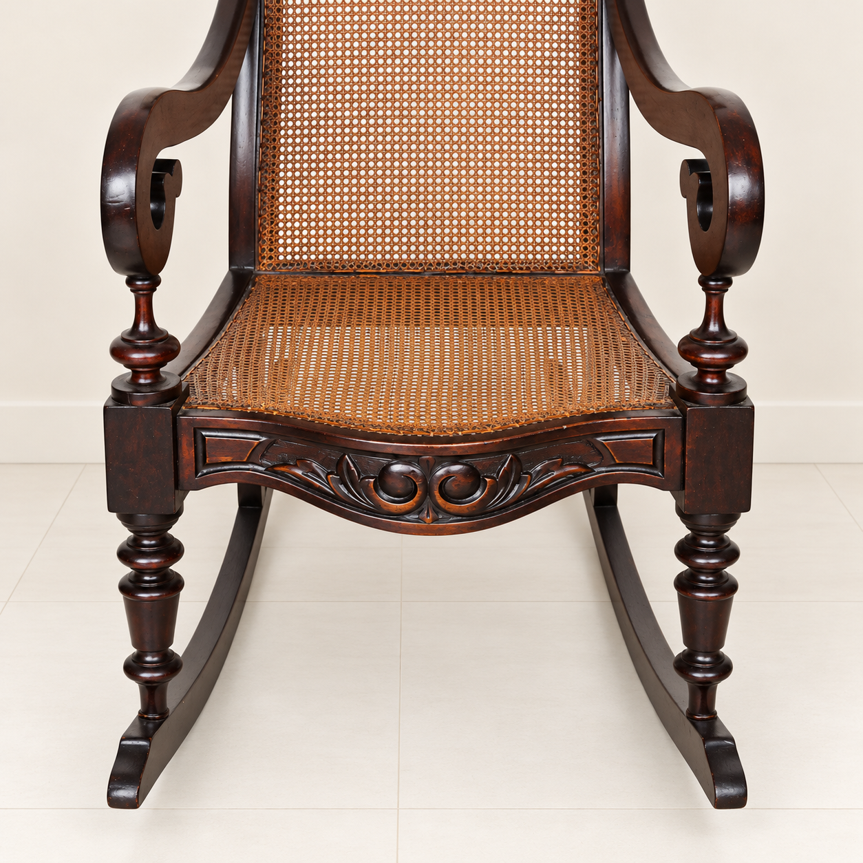 CADEIRA DE BALANÇO ESTILO BERANGER Cód. 58 2