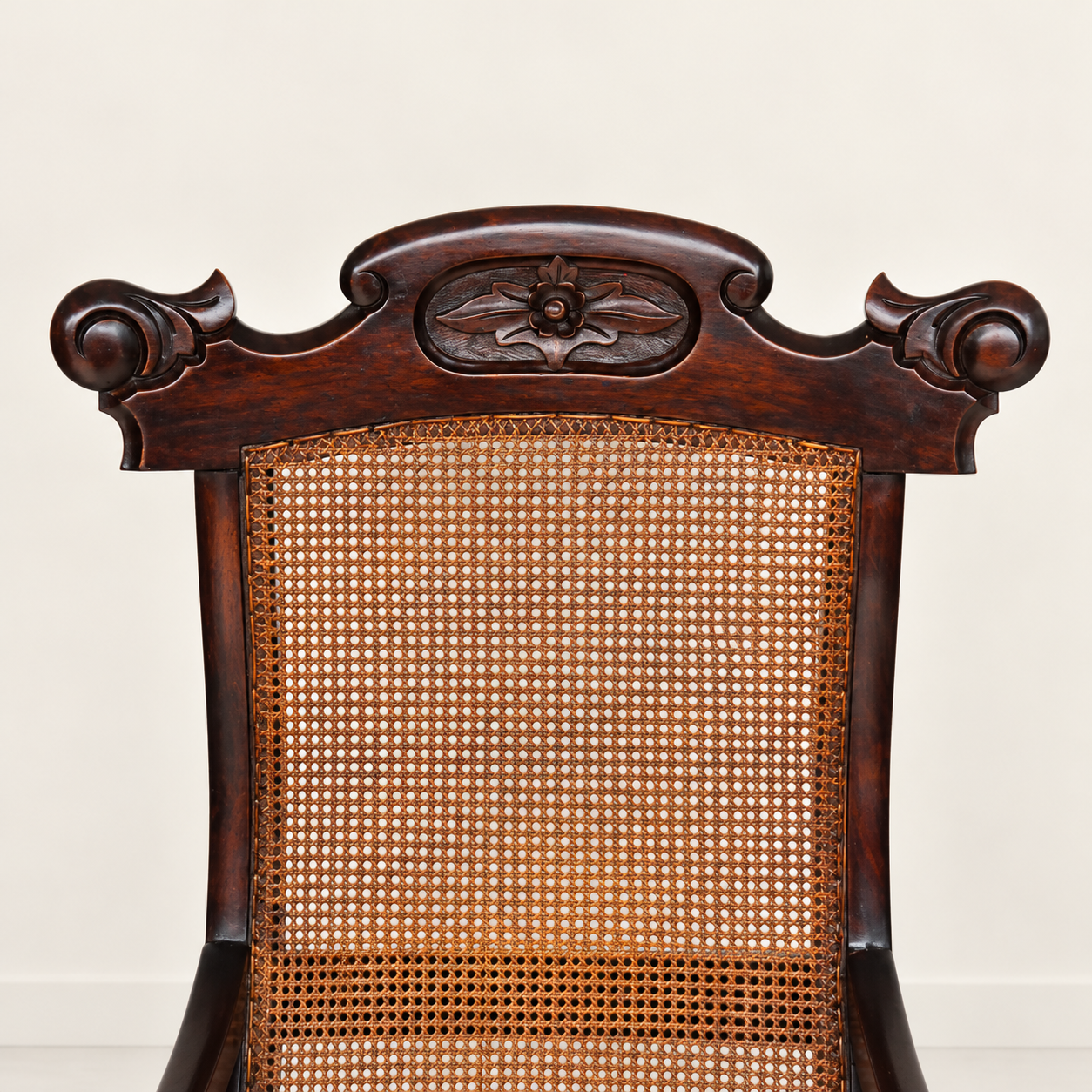 CADEIRA DE BALANÇO ESTILO BERANGER Cód. 58 3