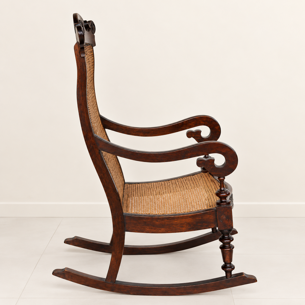 CADEIRA DE BALANÇO ESTILO BERANGER Cód. 58 47 4