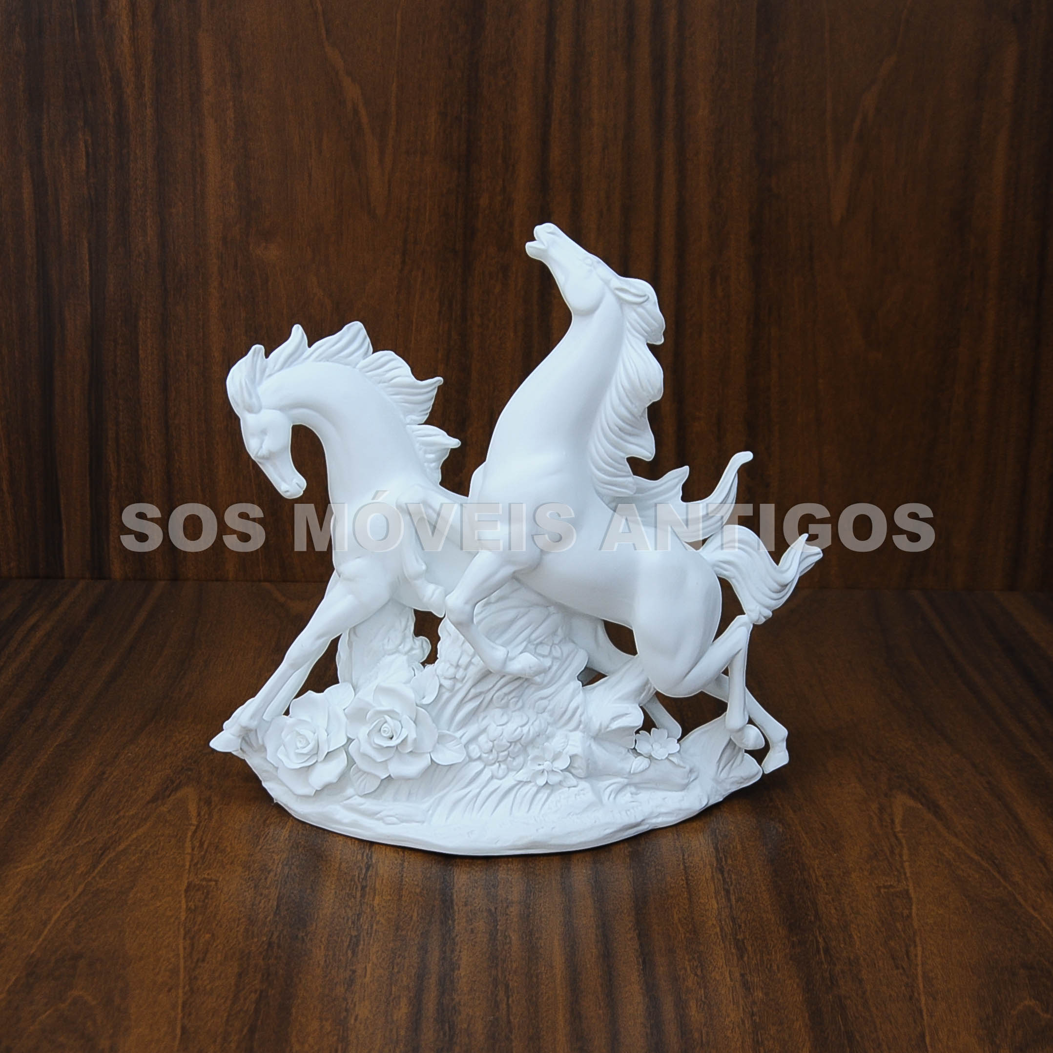 ESCULTURA EM BISCUIT EUROPEU – SOSMOVEISANTIGOS – ANTIQUARIO SP (2)