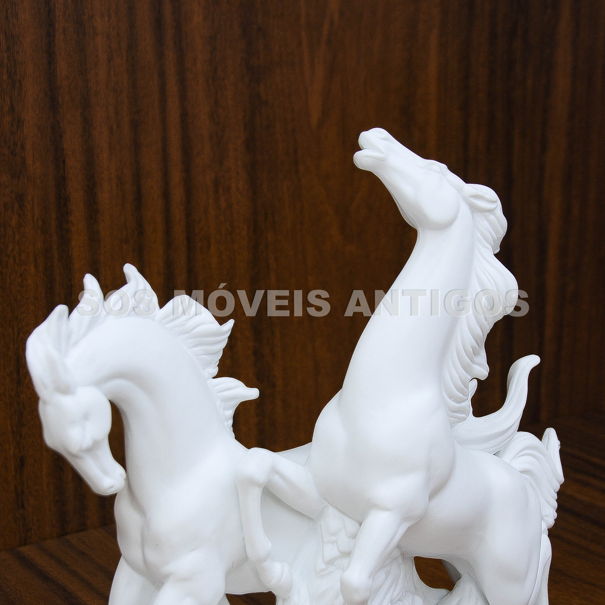 ESCULTURA EM BISCUIT EUROPEU – SOSMOVEISANTIGOS – ANTIQUARIO SP (7)