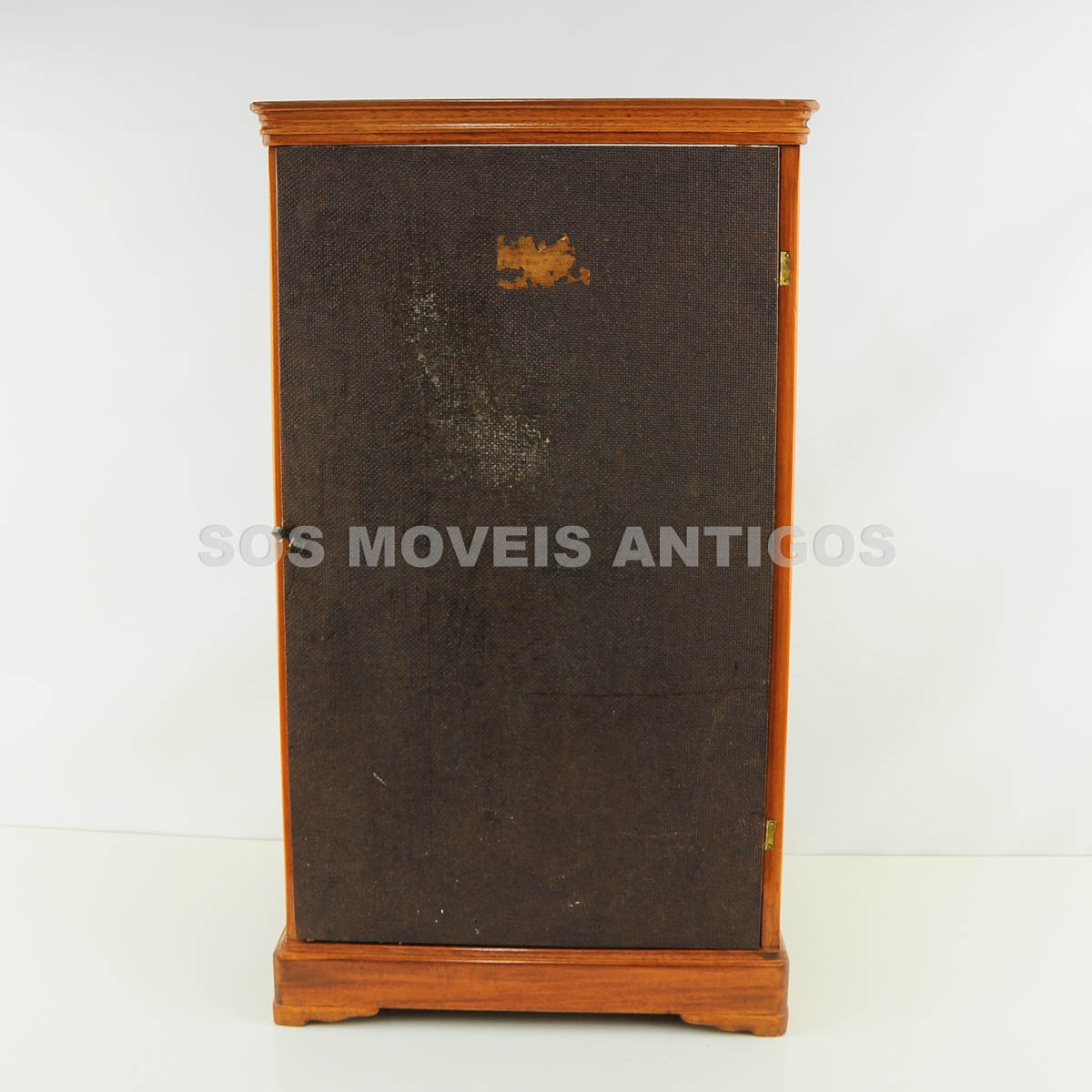 ESCULTURA GUEIXA EM VITRINE – SOSMOVEISANTIGOS – ANTIQUARIO SP (5)