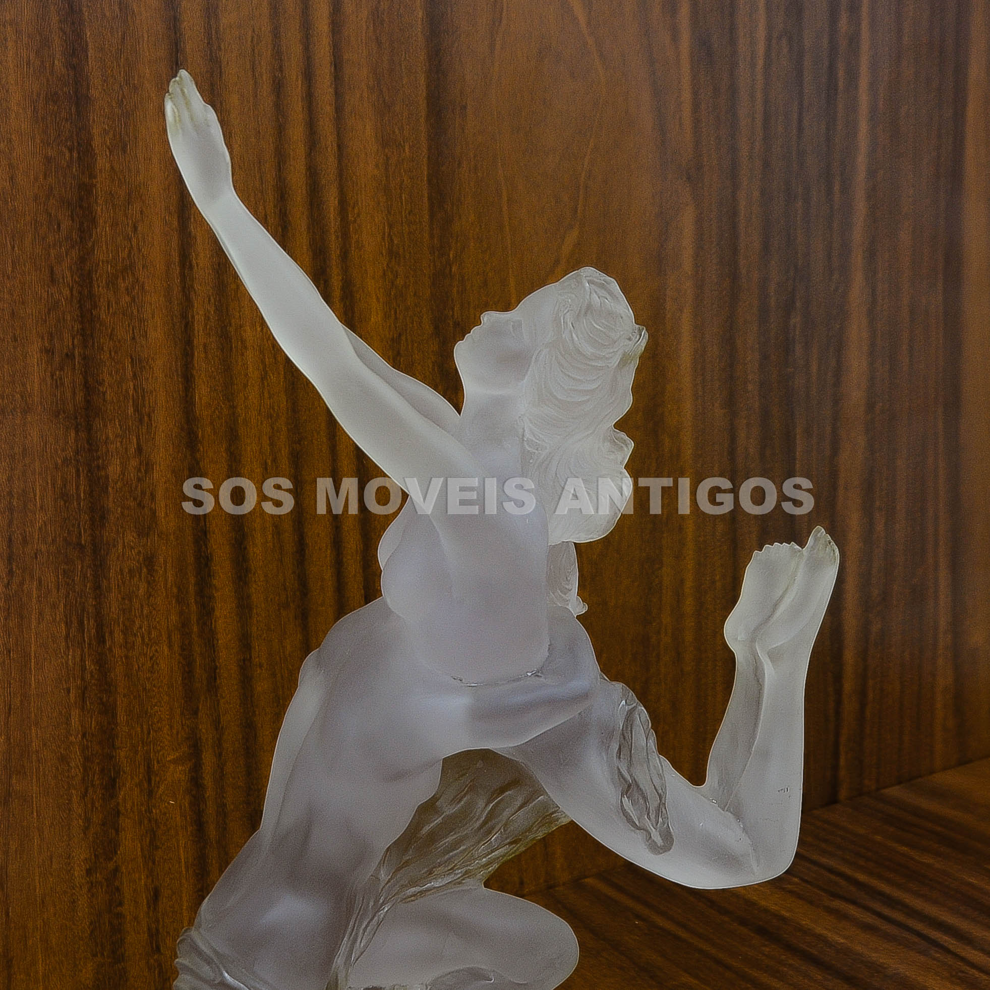 ESCULTURA REPRESENTANDO CASAL – SOSMOVEISANTIGOS – ANTIQUARIO SP (1)