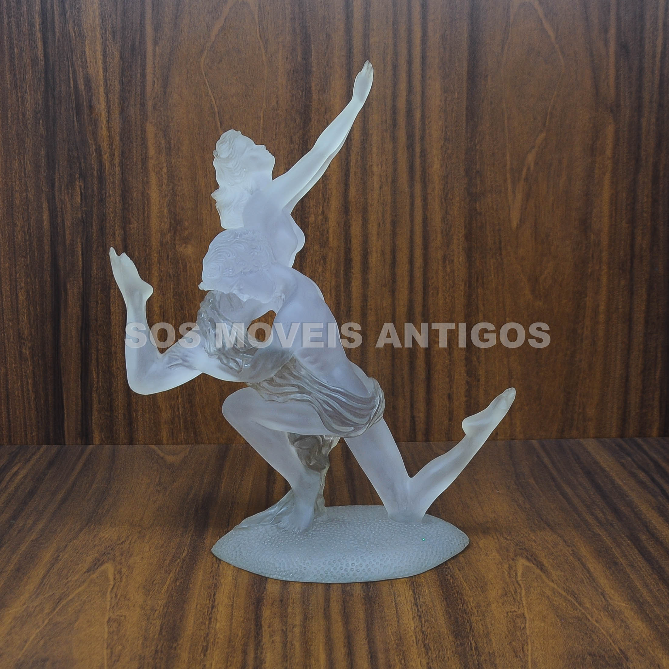 ESCULTURA REPRESENTANDO CASAL – SOSMOVEISANTIGOS – ANTIQUARIO SP (2)
