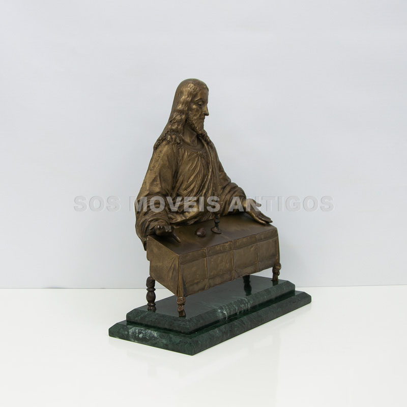 ESCULTURA RESPRESENTANDO JESUS CRISTO (3)