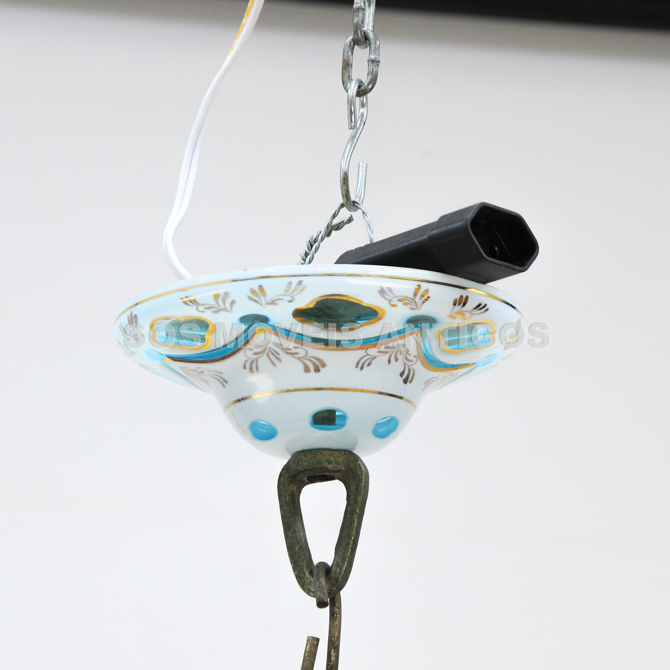 LUSTRE FRANCÊS EM CRISTAL OVERLAY – SOSMOVEISANTIGOS – ANTIQUARIO SP (24)