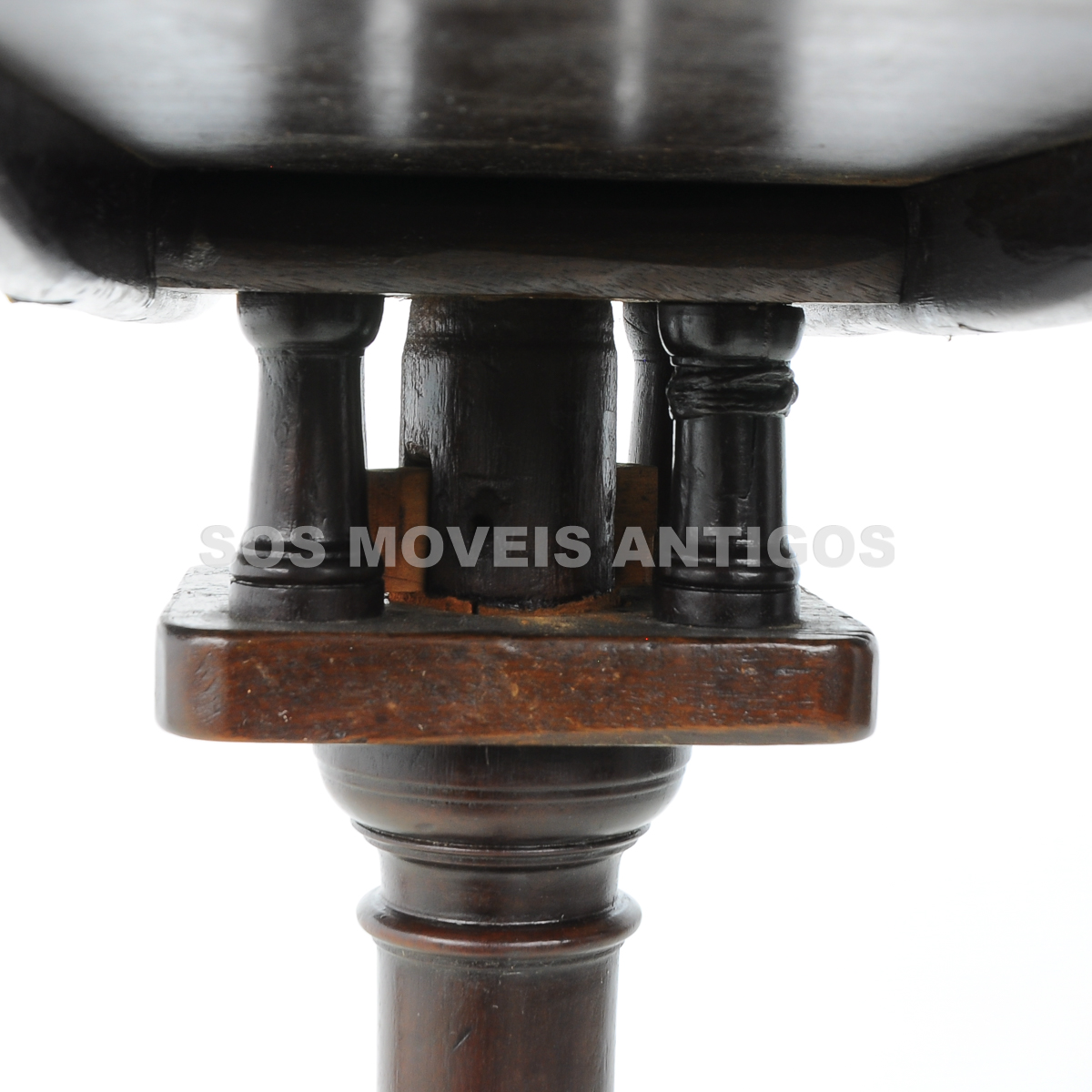 MESA LATERAL ESTILO PROVENÇAL – SOSMOVEISANTIGOS – ANTIQUARIO SP (1)