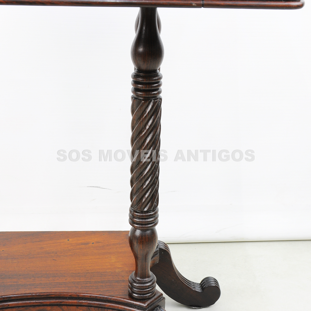 PAR-DE-MESAS-LATERAIS-ESTILO-COLONIAL-PORTUGUES-SOSMOVEISANTIGOS-ANTIQUARIOS-SP-1.jpg