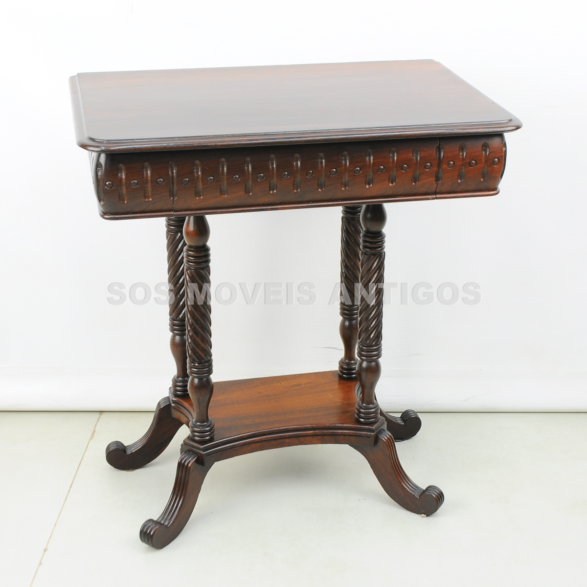 PAR-DE-MESAS-LATERAIS-ESTILO-COLONIAL-PORTUGUES-SOSMOVEISANTIGOS-ANTIQUARIOS-SP-10.jpg