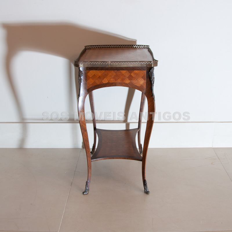 PAR DE MESAS LATERAIS ESTILO FRANCÊS – SOSMOVEISANTIGOS – ANTIQUARIO SP (10)