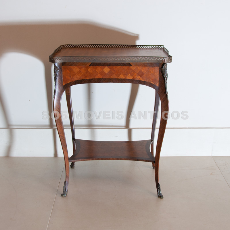 PAR DE MESAS LATERAIS ESTILO FRANCÊS – SOSMOVEISANTIGOS – ANTIQUARIO SP (11)