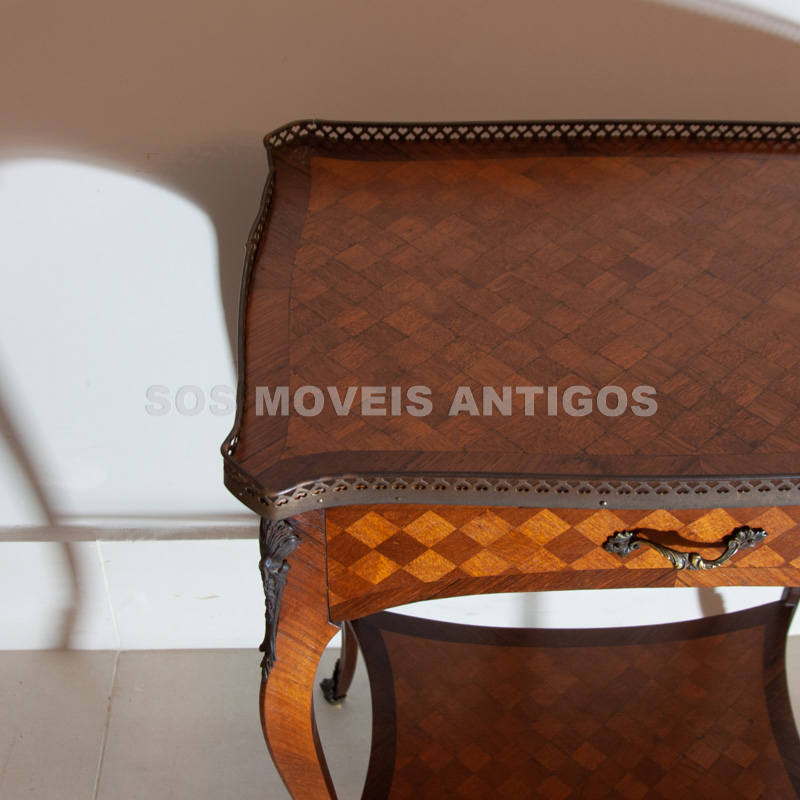PAR DE MESAS LATERAIS ESTILO FRANCÊS – SOSMOVEISANTIGOS – ANTIQUARIO SP (6)