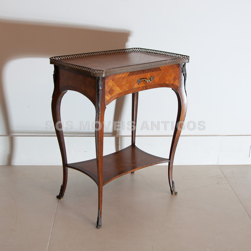 PAR DE MESAS LATERAIS ESTILO FRANCÊS – SOSMOVEISANTIGOS – ANTIQUARIO SP (9)