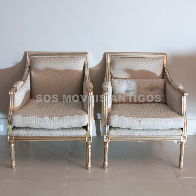 PAR DE POLTRONAS ESTILO LUÍS XVI – SOSMOVEISANTIGOS – ANTIQUARIO SP (1)