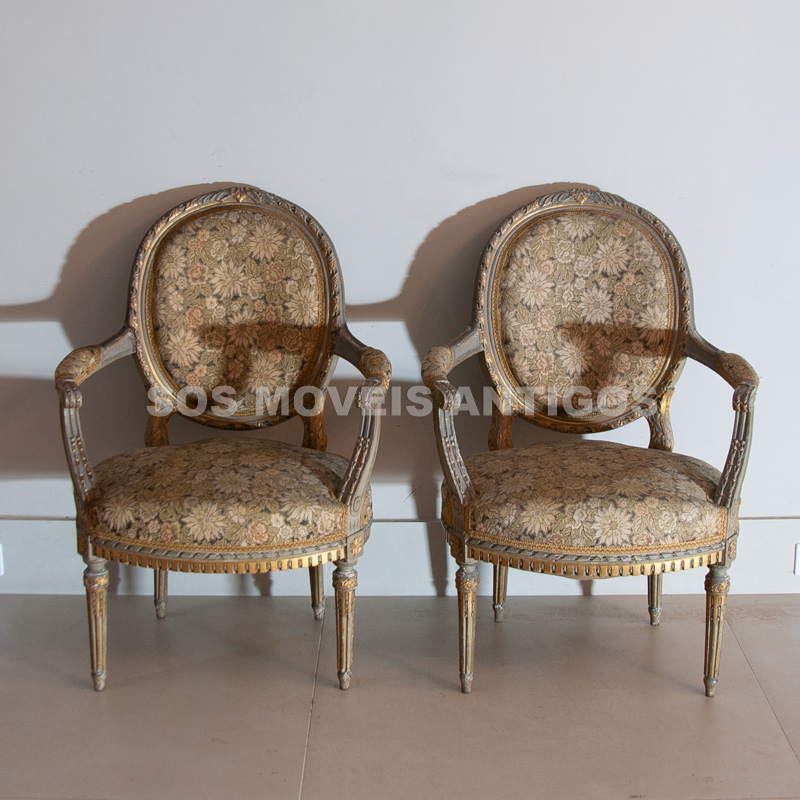 PAR DE POLTRONAS ESTILO LUÍS XVI – SOSMOVEISANTIGOS – ANTIQUARIO SP (1)