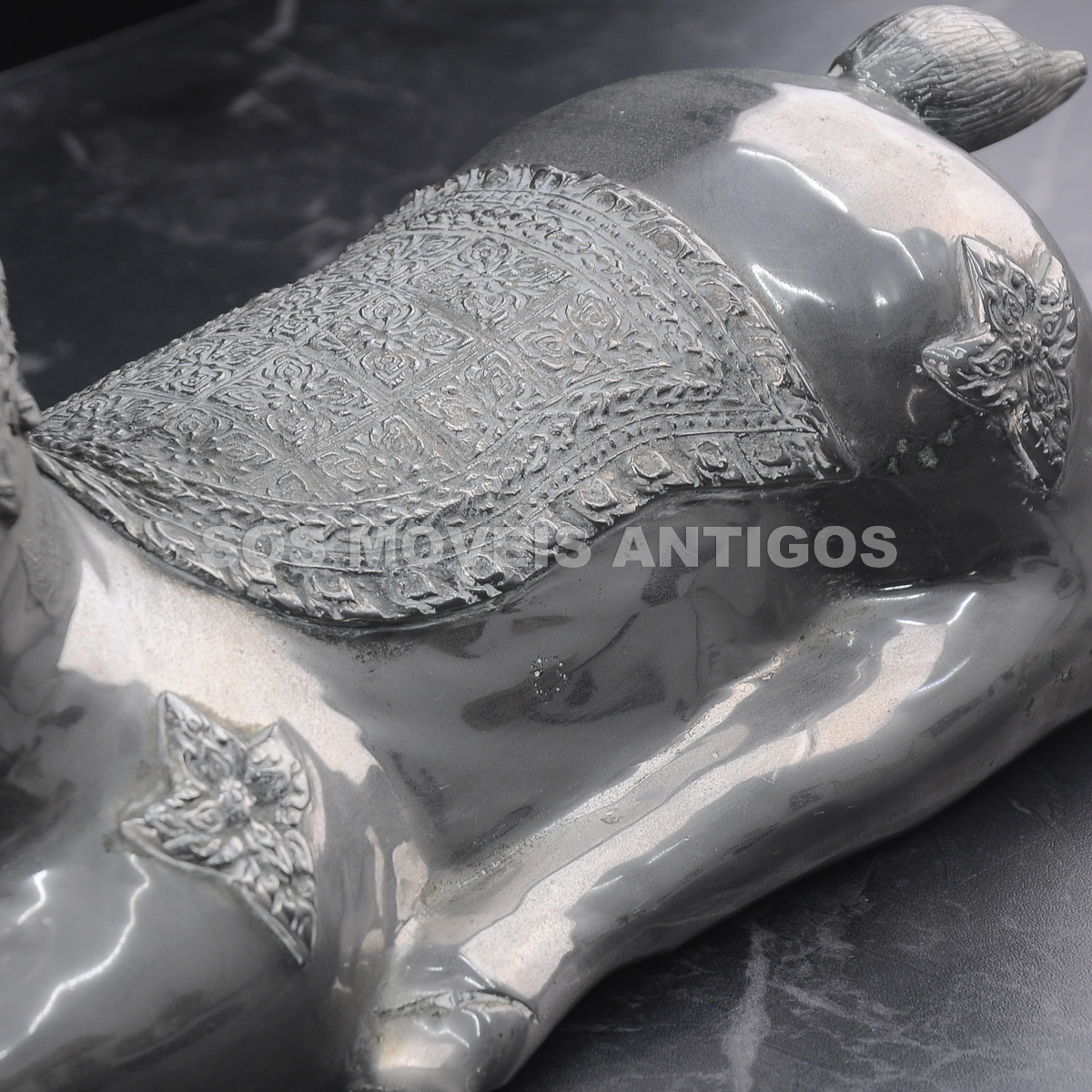 VEADO-EM-BRONZE-COM-BANHO-DE-PRATA-6.jpg
